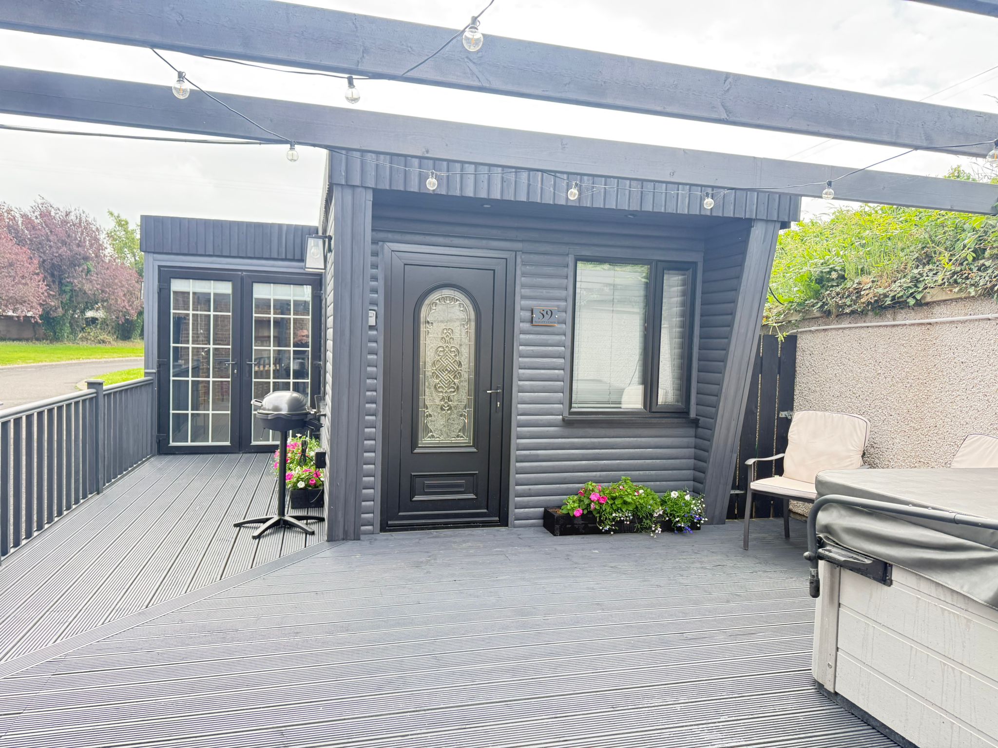 Welcoming entrance and decking at Elliott's Cabin